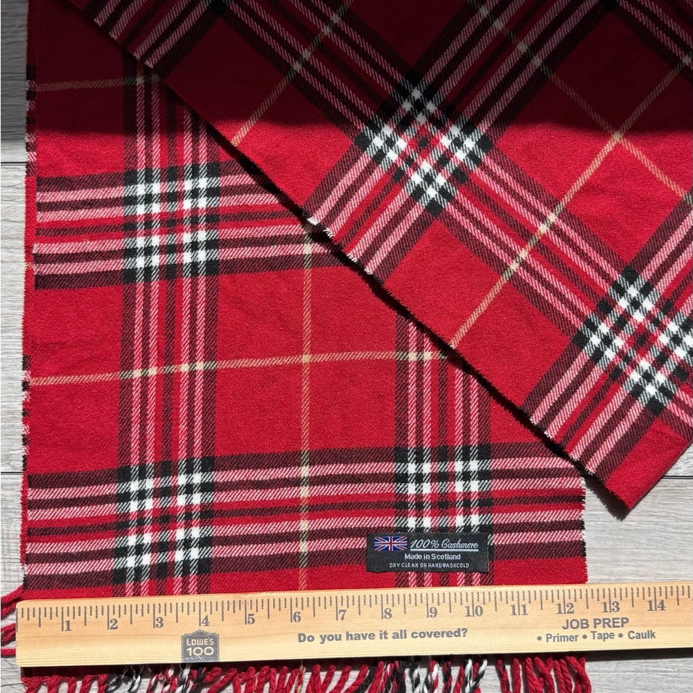 Cashmere 100% Classic Red Tartan Men's women’s Scarf made in Scotland - Picture 4 of 6